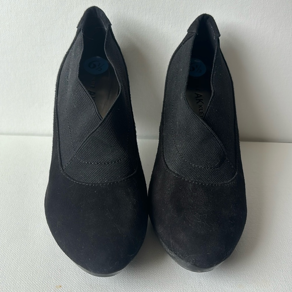 Size 6.5, black, Anne Klein, iFlex heels.